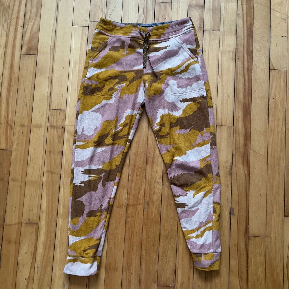 Patagonia Fleece Jogger Pants Camo Print Womens Small Relaxed Fit Pink Brown